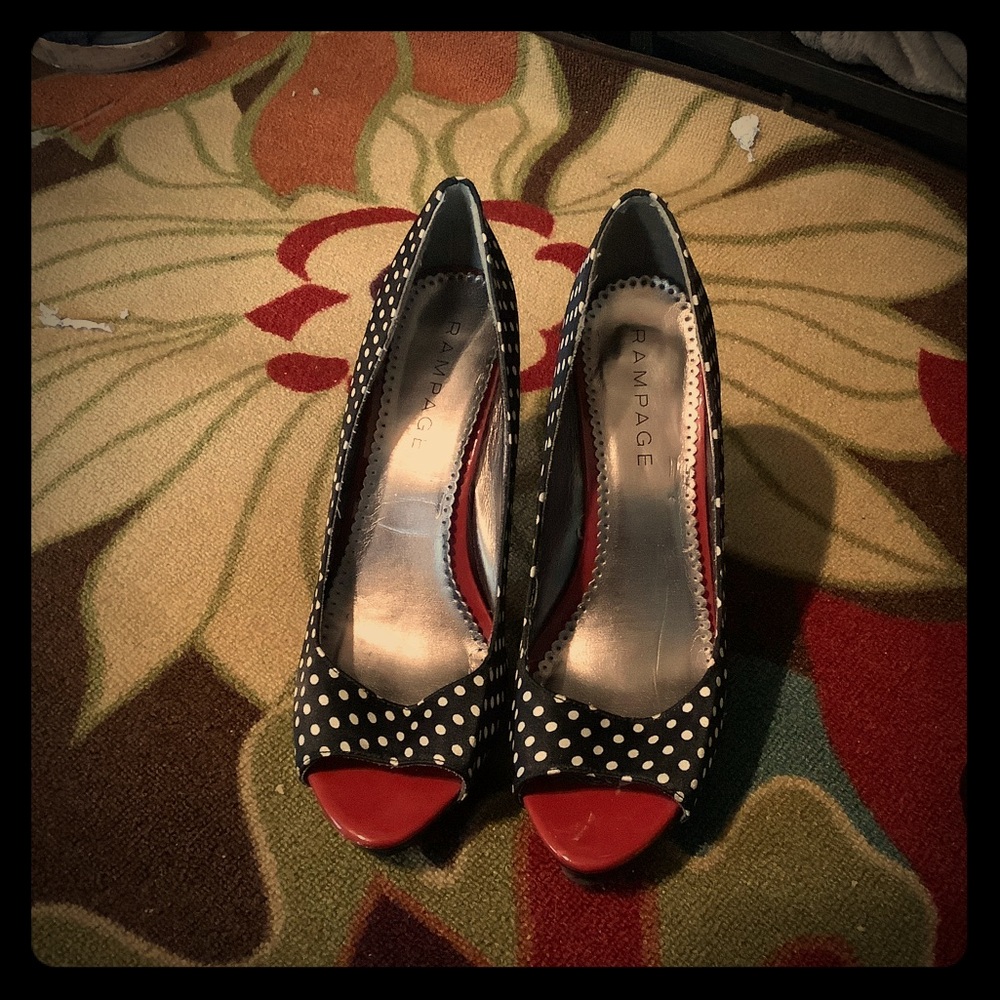 Lightly worn pumps, vintage 50’s vibe